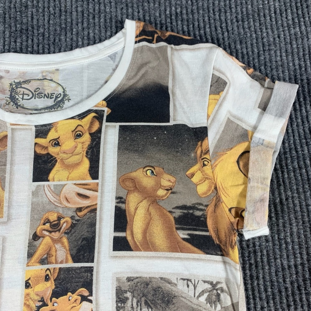 Disney Top Womens M White Lion King Short Sleeve Stretch Simba AOP Lightweight - Picture 3 of 9